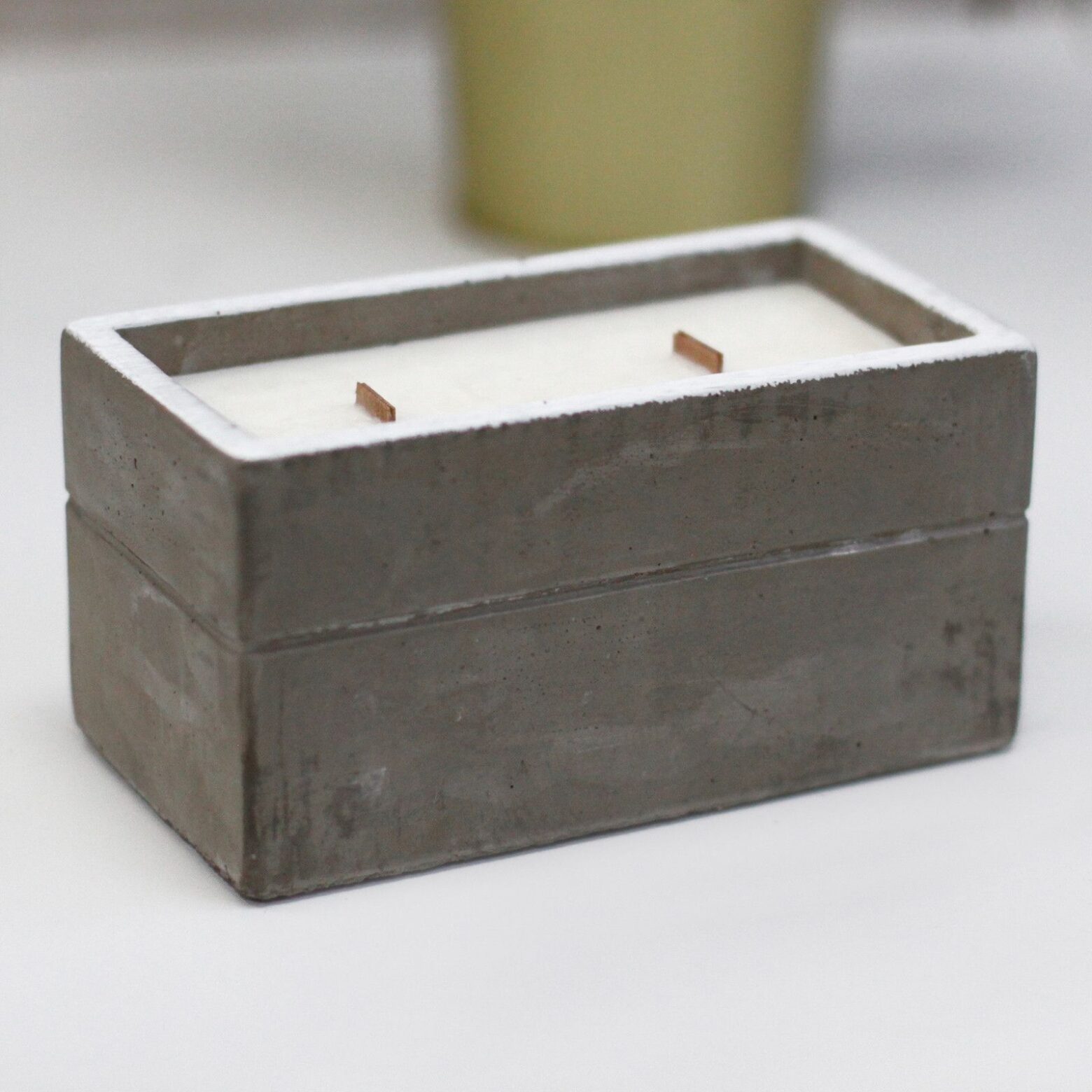 Large Concrete Soy Candle - Clove & Dark Sandal - Image 3