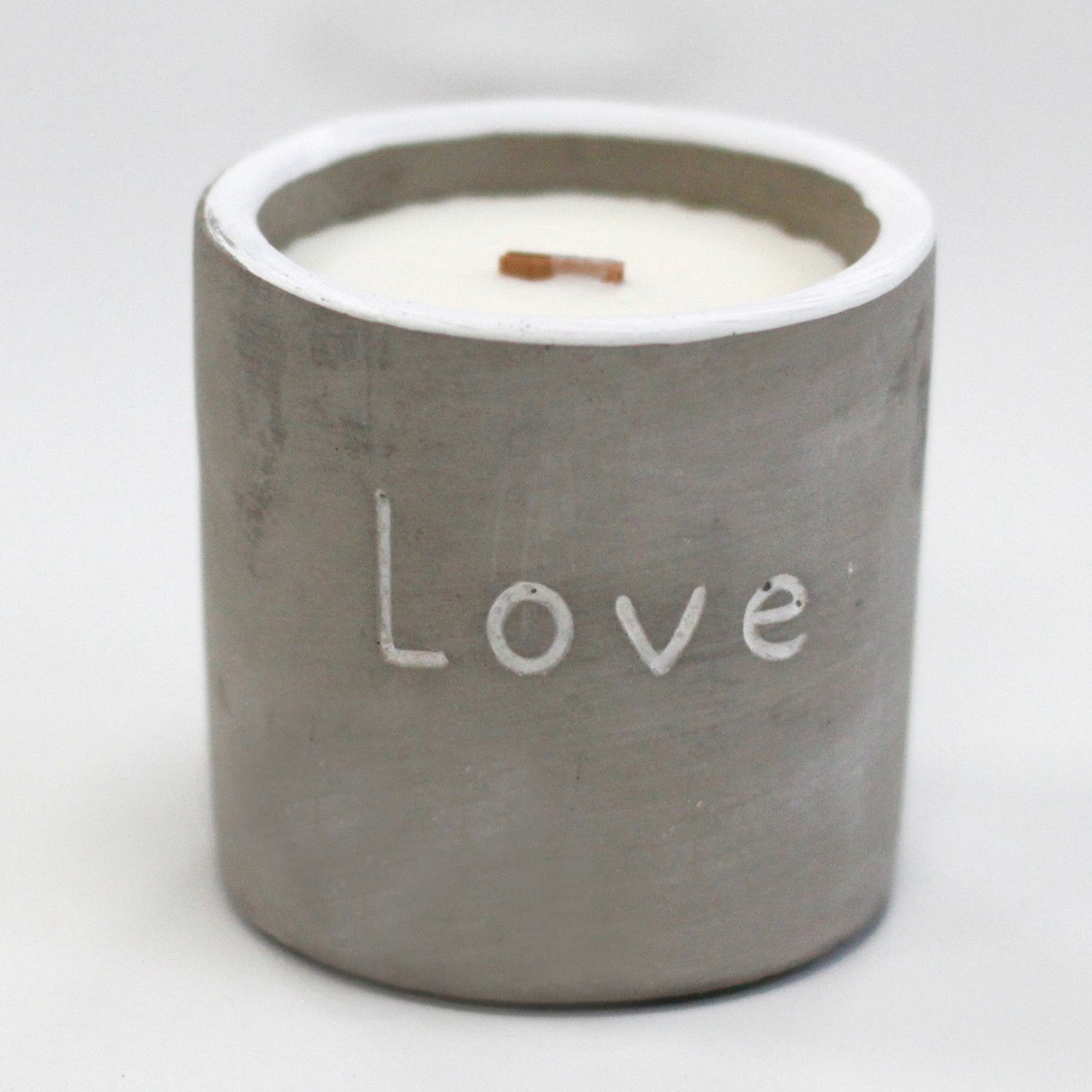 Med Concrete Soy Candle - Love - Purple Fig & Casis - obrazek 10